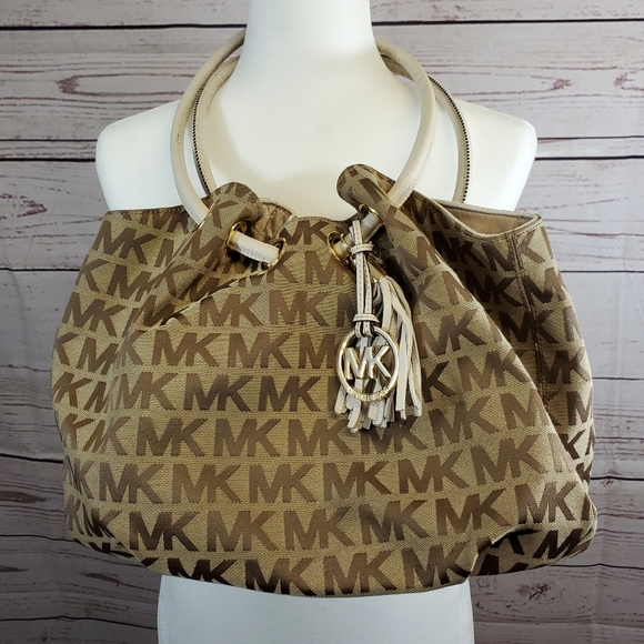 Michael Kors Handbags - Michael kors ring tote purse